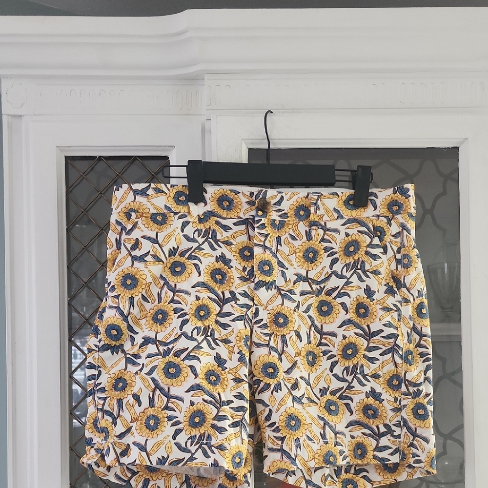 Old Navy Floral Mid-Rise Shorts
